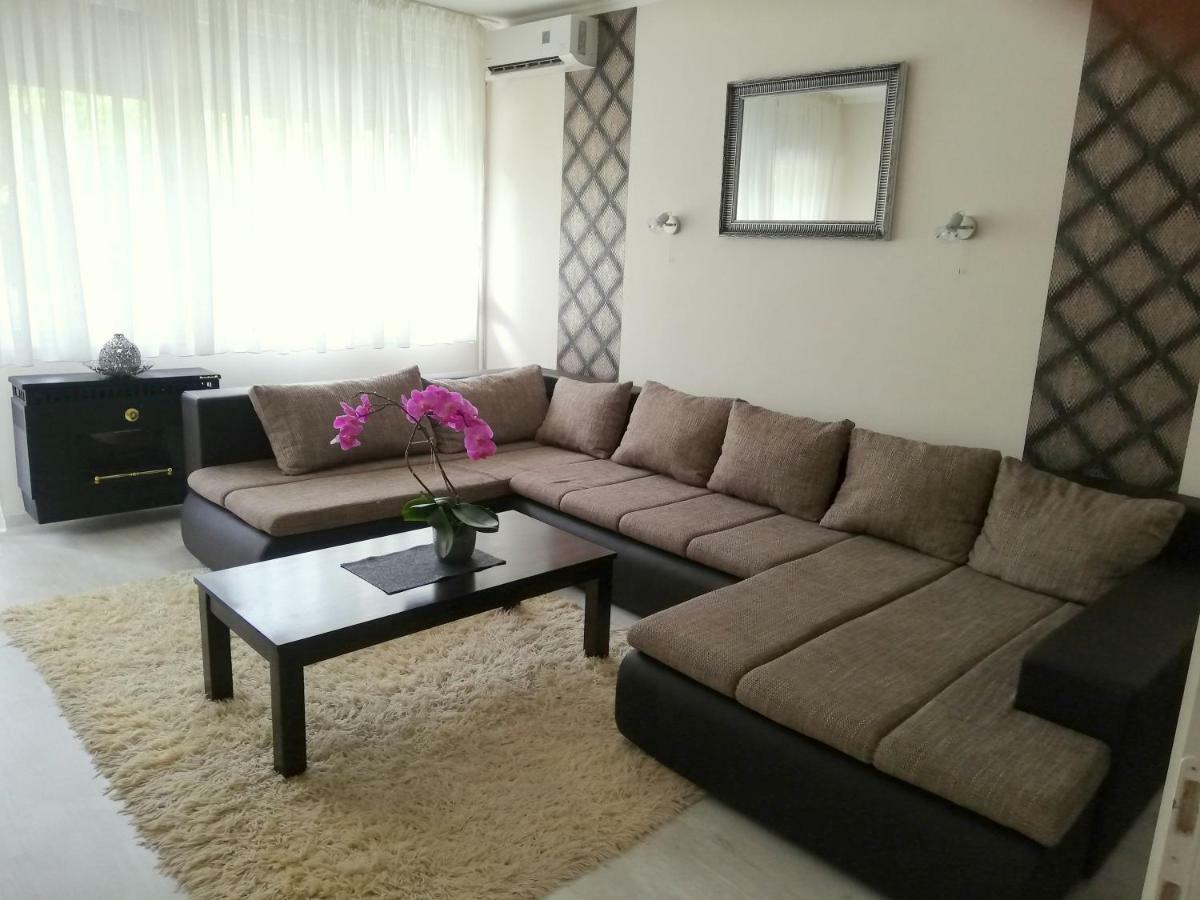 Strandfuerdo Apartman Eger Extérieur photo
